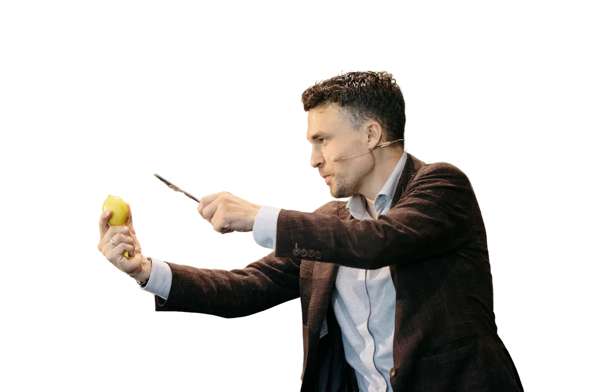 Andy Nunn performing a close-up mentalism demonstration