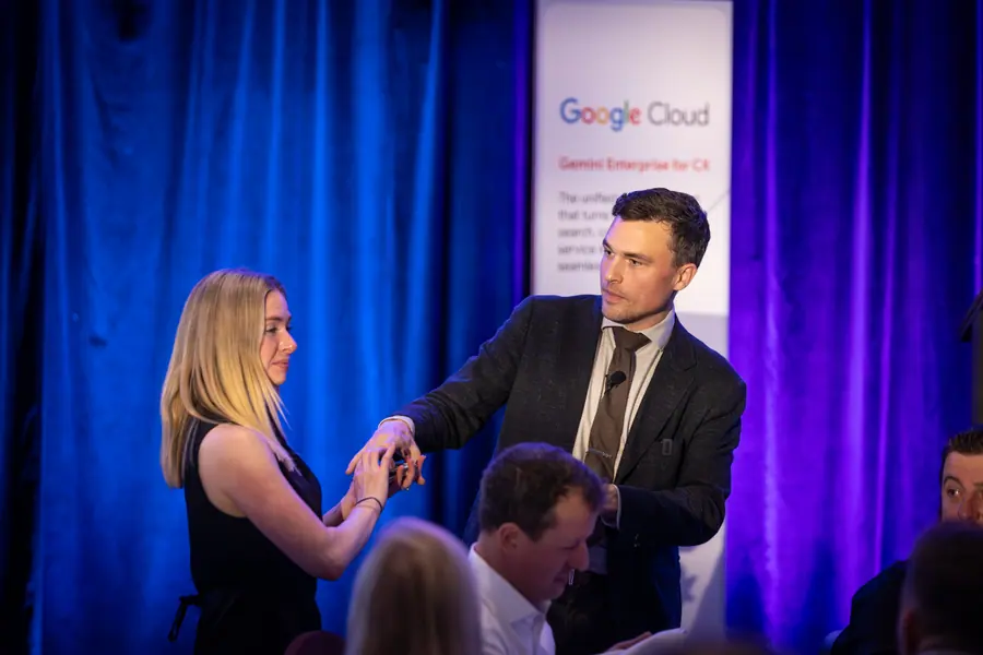 Andy Nunn performing close-up mentalism with a corporate event guest